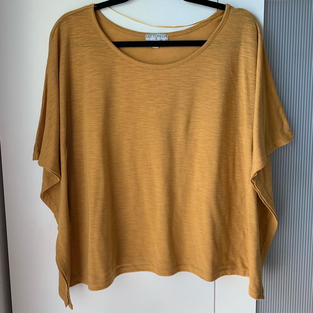 Gold/mustard top